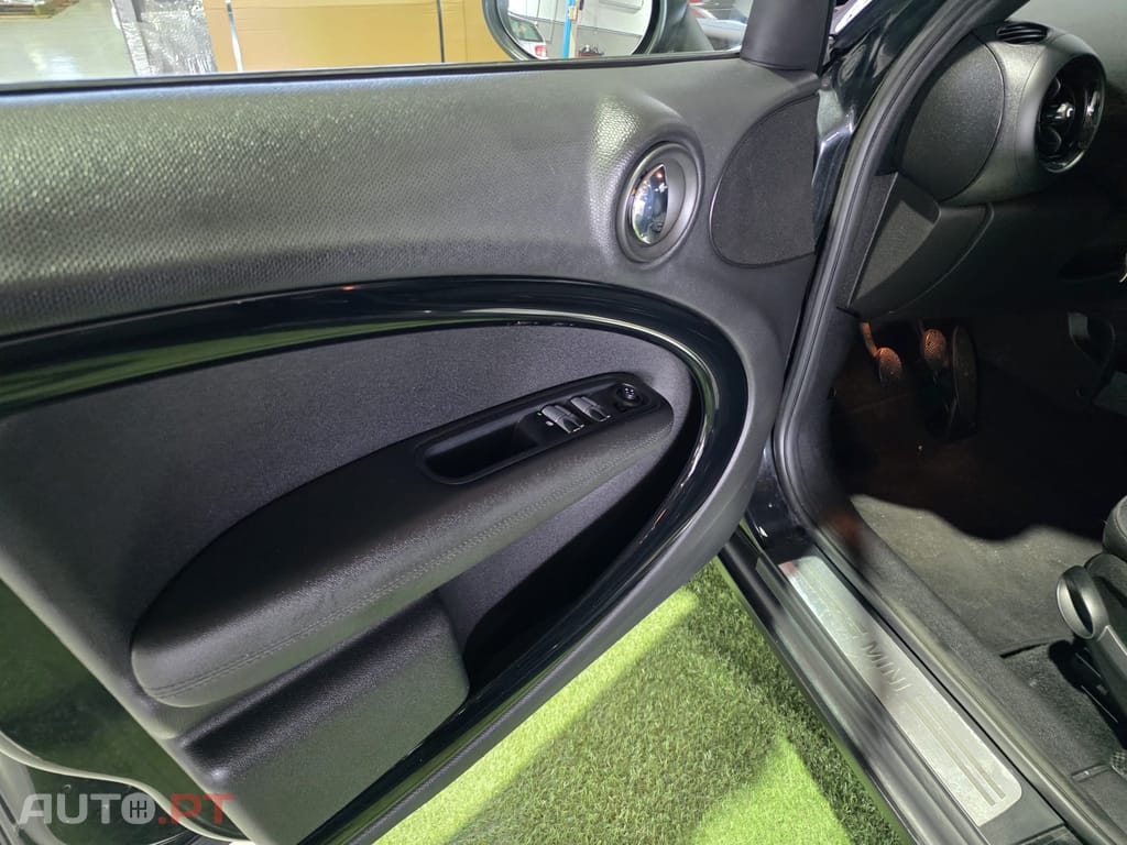 MINI Countryman One D