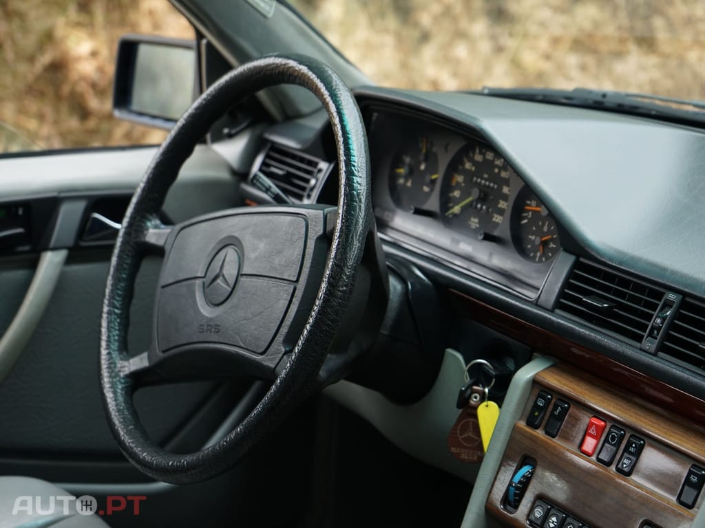 Mercedes-Benz 300 D 4 MATIC W124
