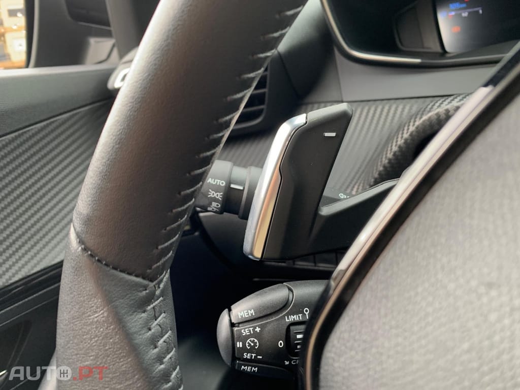 Peugeot 2008 1.5 BlueHDi Allure EAT8