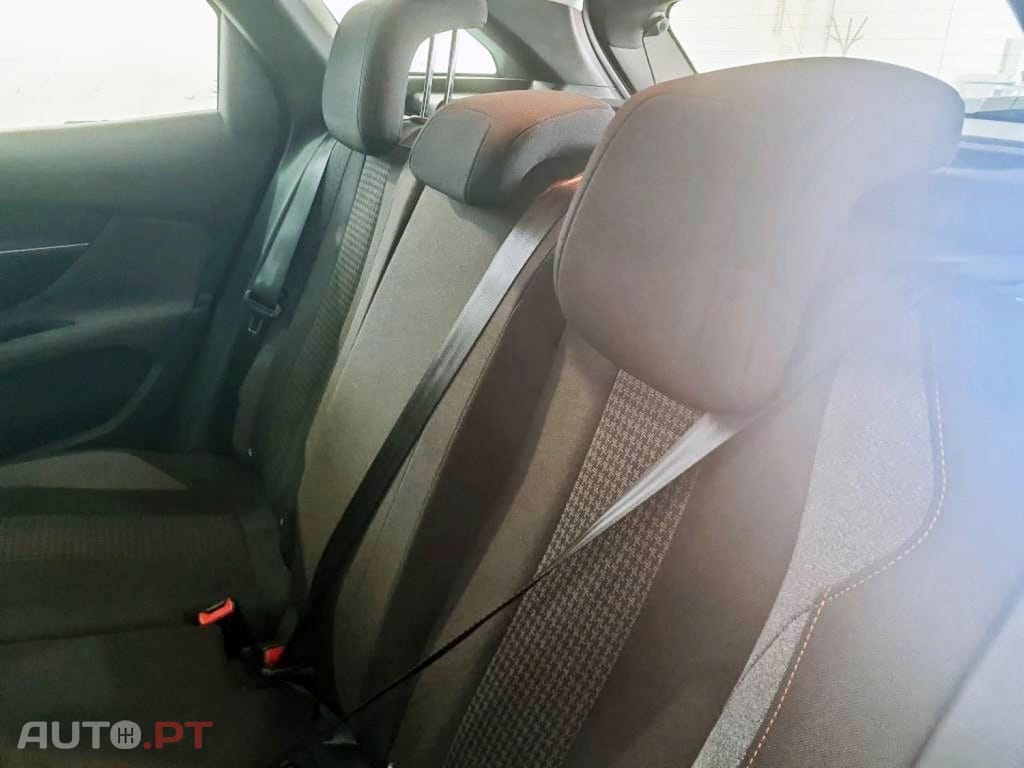 Peugeot 3008 1.5 BlueHDi Active