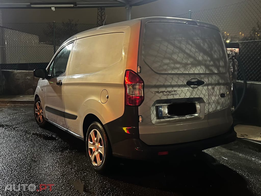 Ford Courier Comercial