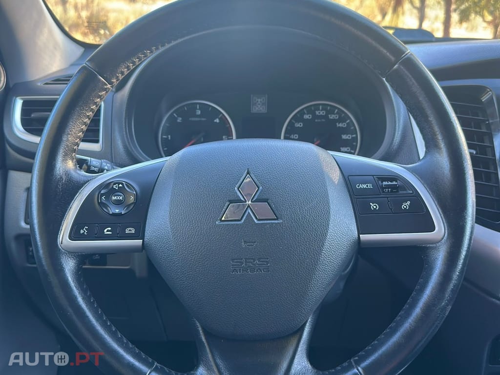 Mitsubishi L200 2.4 DI-D CD Instyle Strakar 4WD