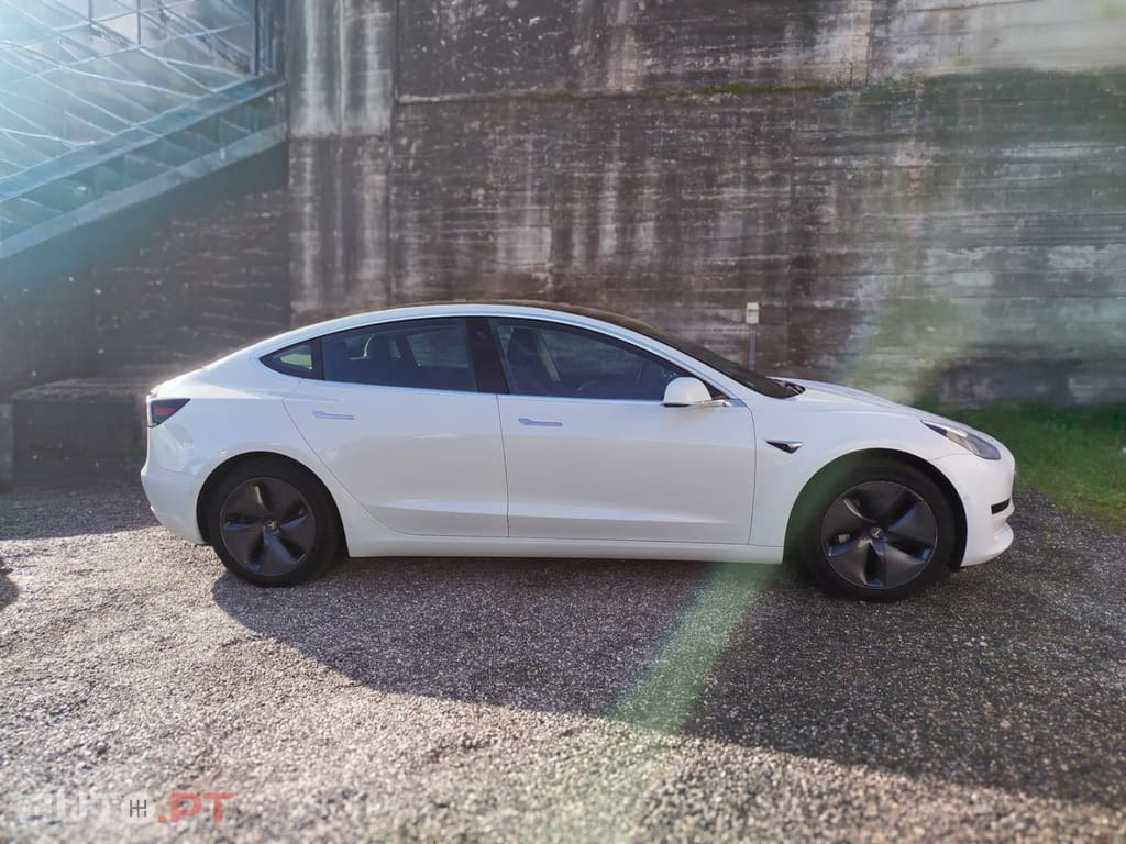 Tesla Model 3 Standard Range Plus RWD