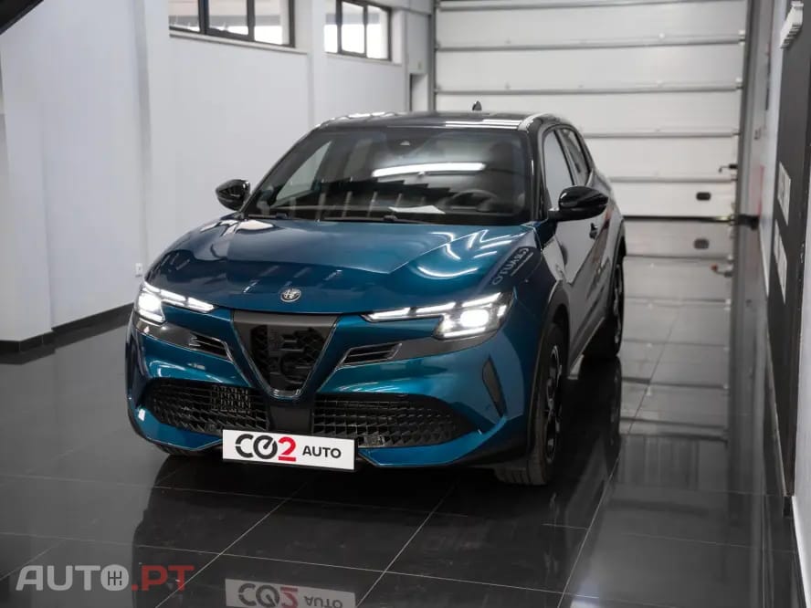 Alfa Romeo Junior 1.2 Speciale eDCT6