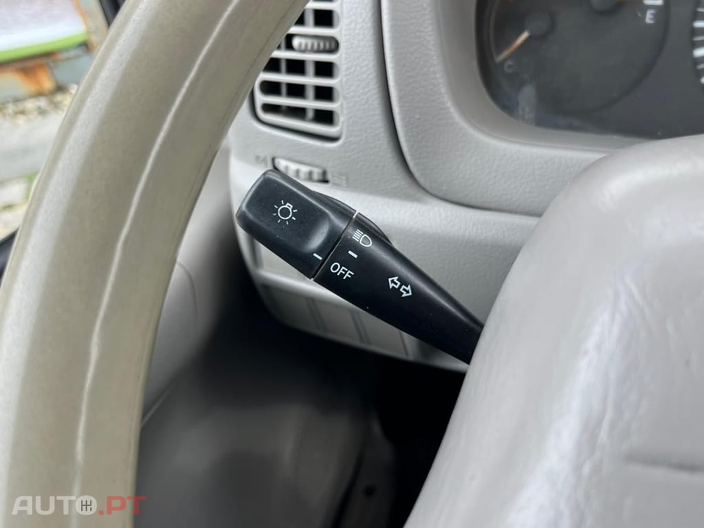 Toyota Dyna 3.0 - 144 CV  BASCULA TRILATERAL