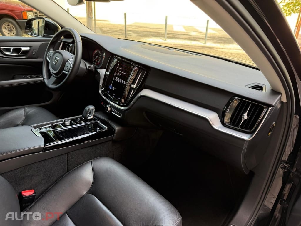 Volvo V60 2.0 T6 AWD TE Inscription Expression — fotografia 19