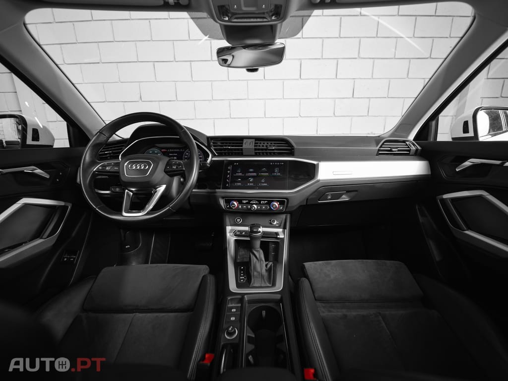 Audi Q3 45 TFSIe S line S tronic