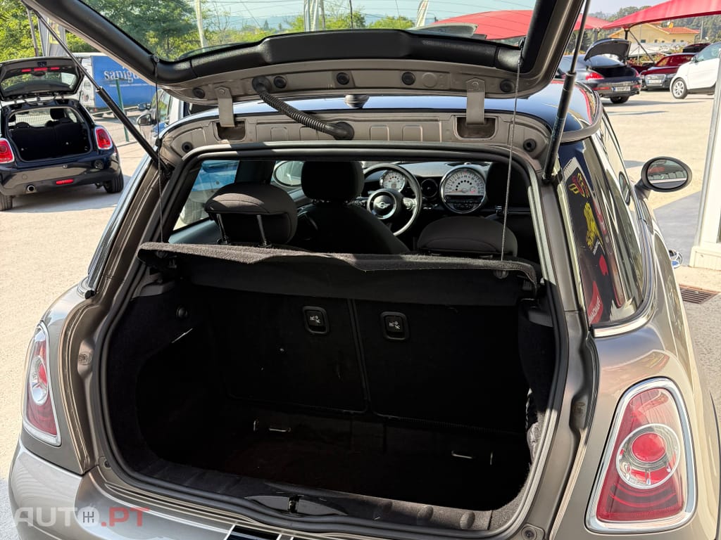 MINI Cooper Baker Street