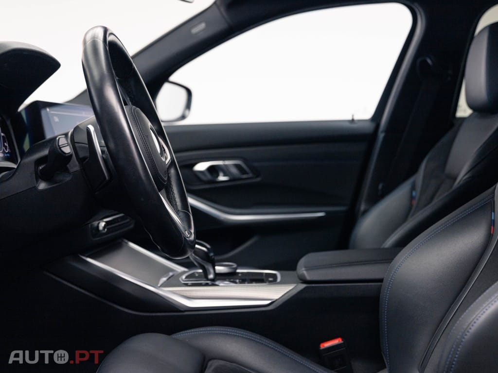BMW 330 e Touring Pack M Auto