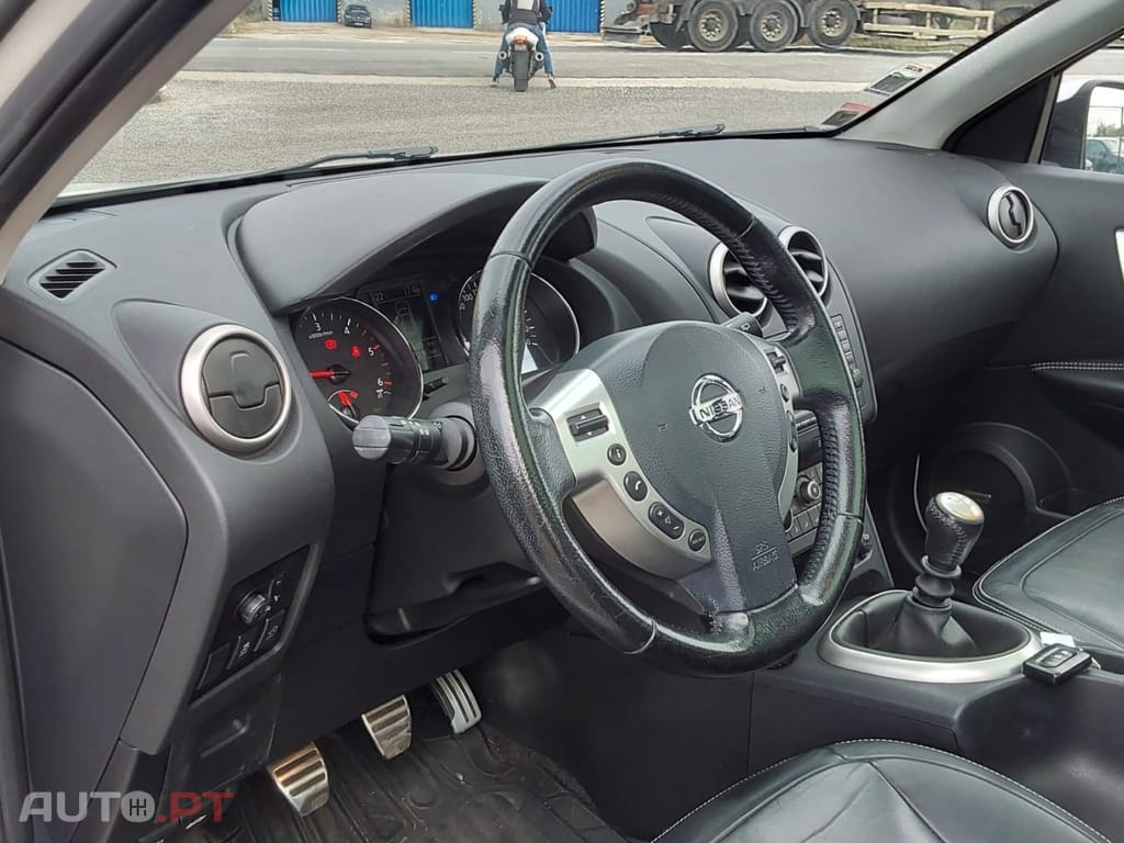 Nissan Qashqai +2 1.6 dCi Tekna Premium 18 360 S&S