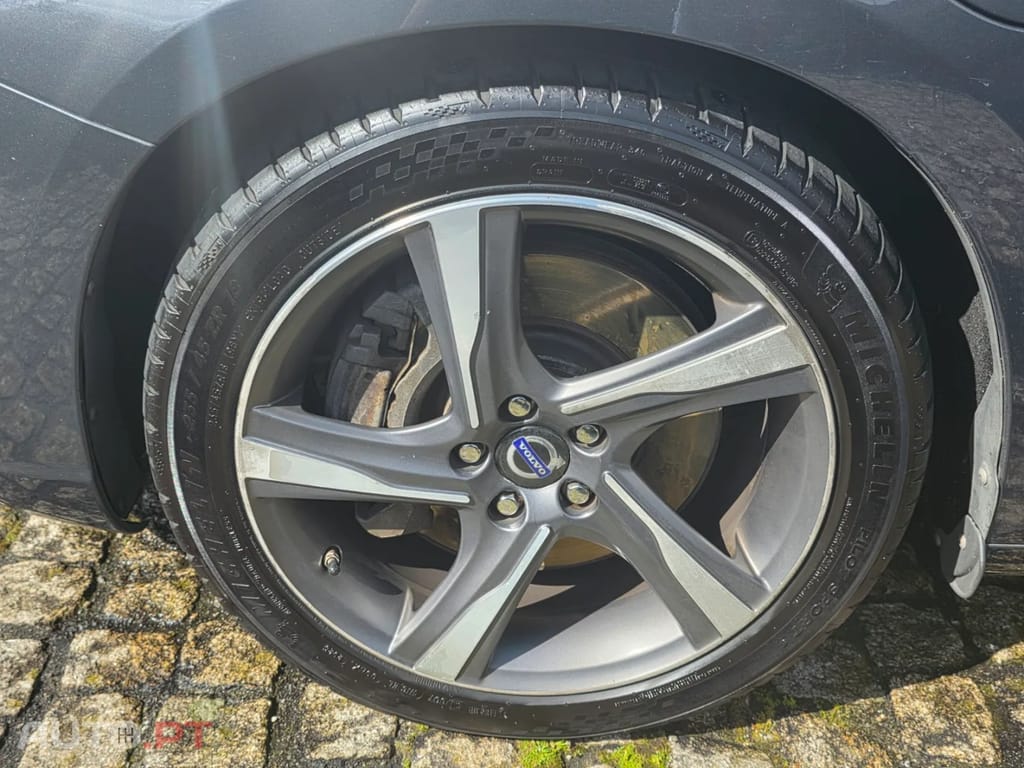 Volvo V60 D6 Twin Engine Geartronic RDesign