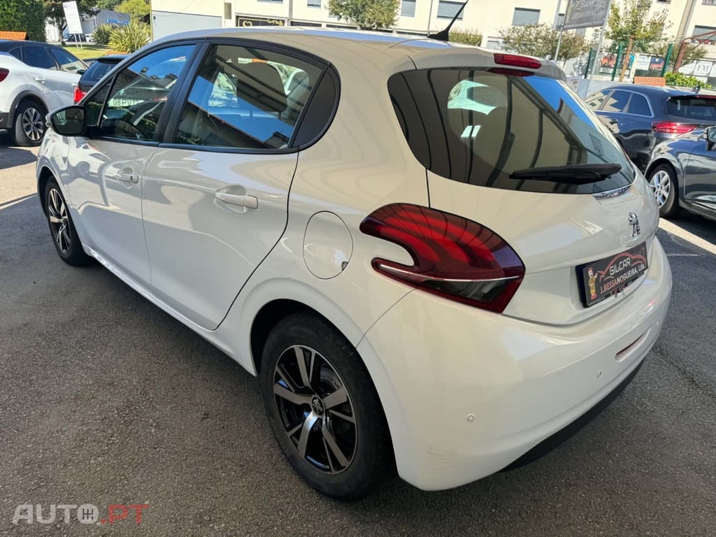 Peugeot 208 PureTech 82 Start & Stop Style