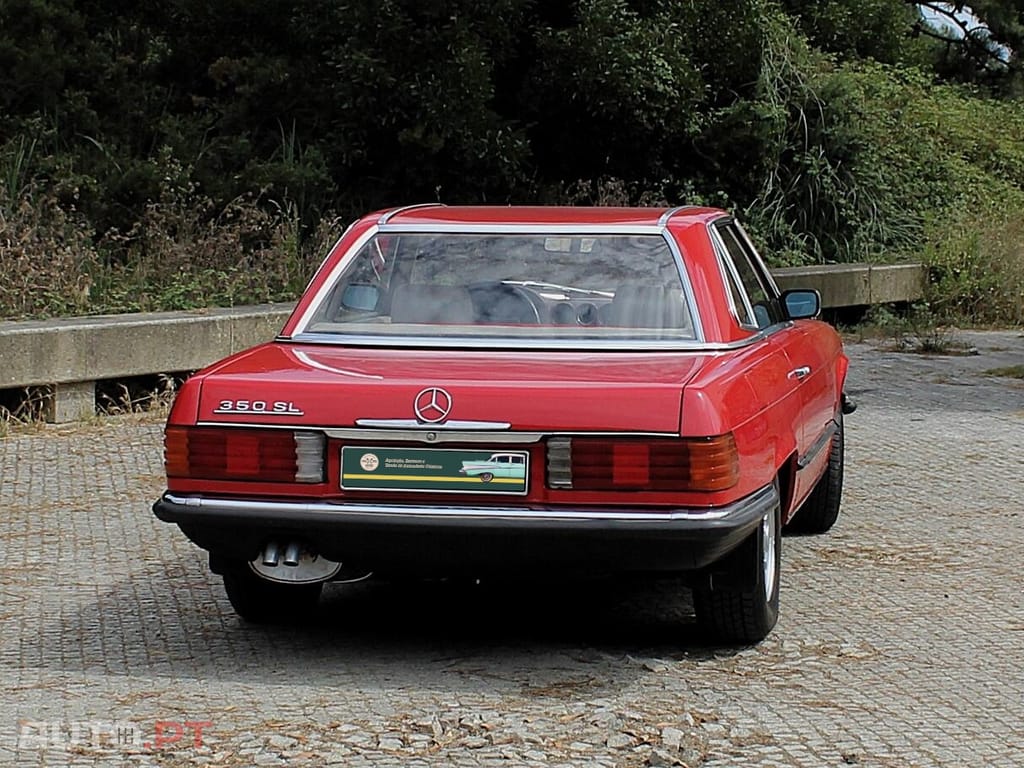 Mercedes-Benz SL 350 R107