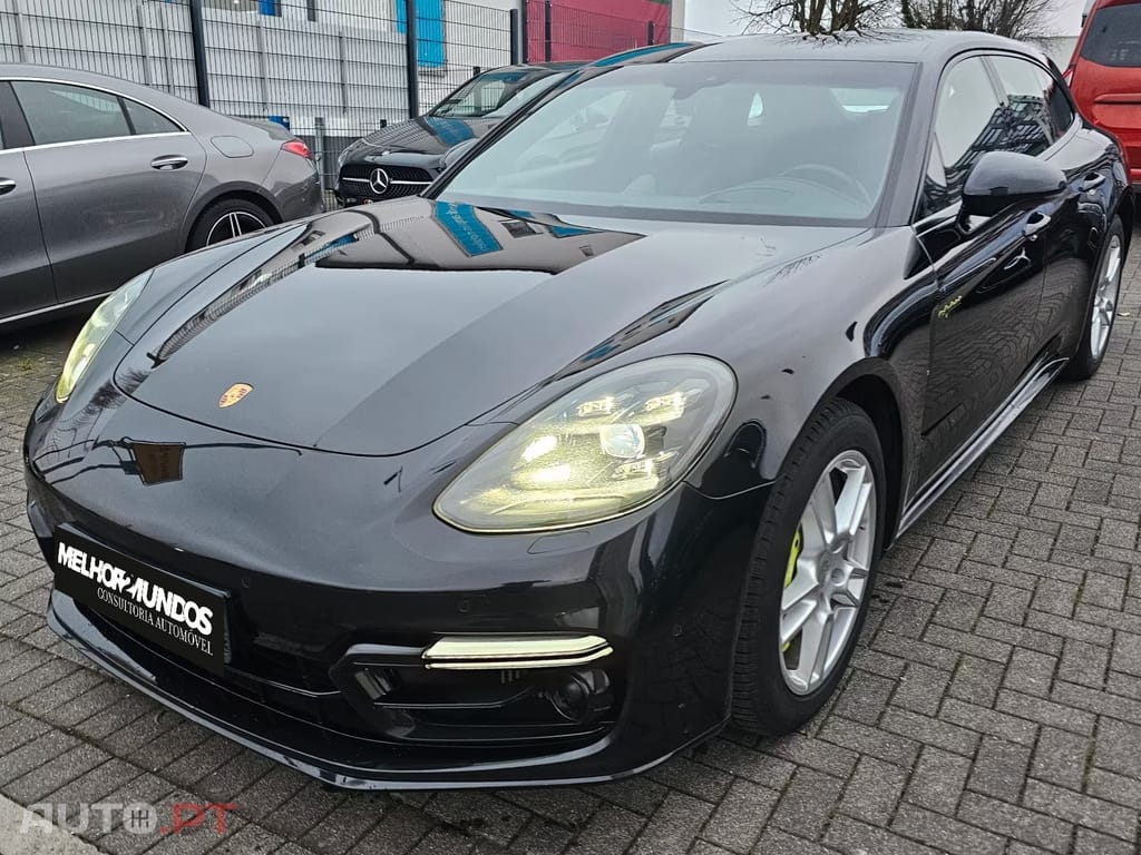 Porsche Panamera 4 E-Hybrid