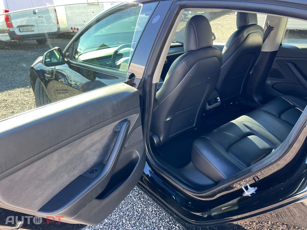 Tesla Model 3 Long-Range Dual Motor AWD