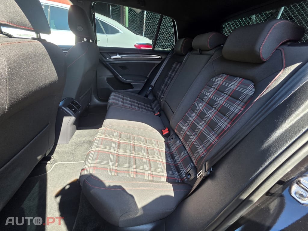 Volkswagen Golf 2.0 TSi GTi DSG Performance