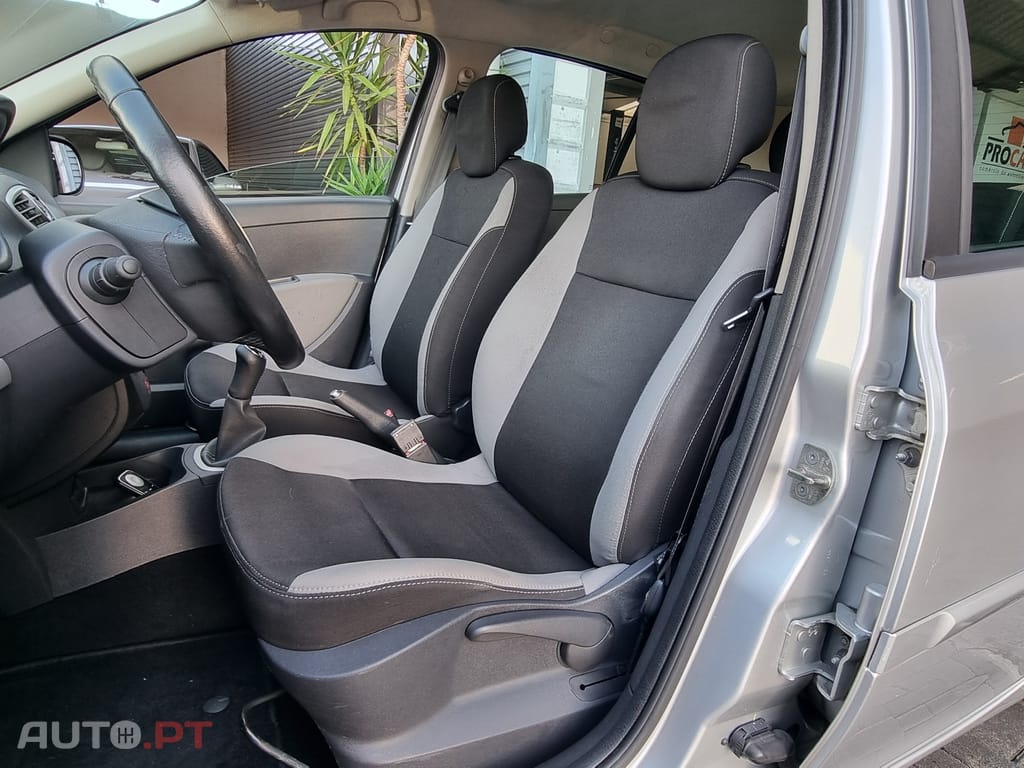Renault Clio 1.2 16V Confort