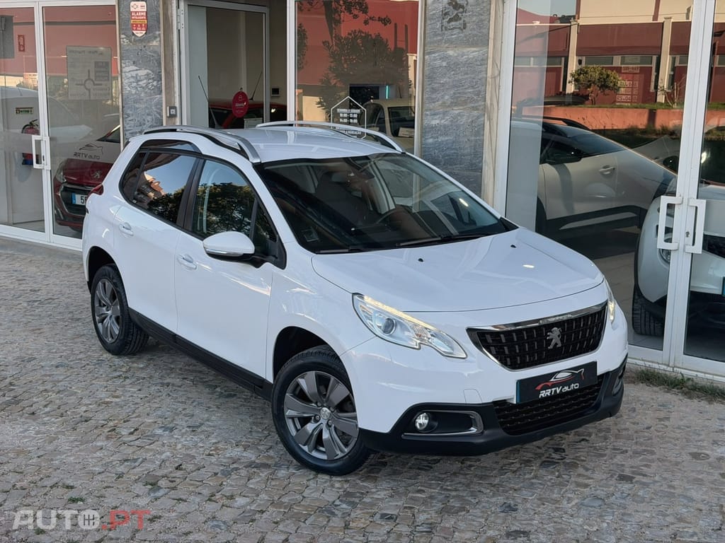 Peugeot 2008 1.2 PureTech Allure — fotografia 3