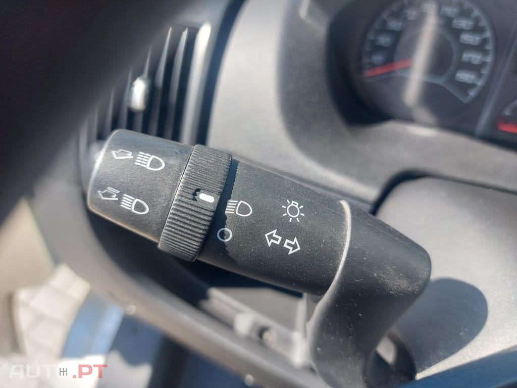 Peugeot Boxer 2.2 BlueHDi 330 L2H2 Premium - 140 cv - IVA Dedutível
