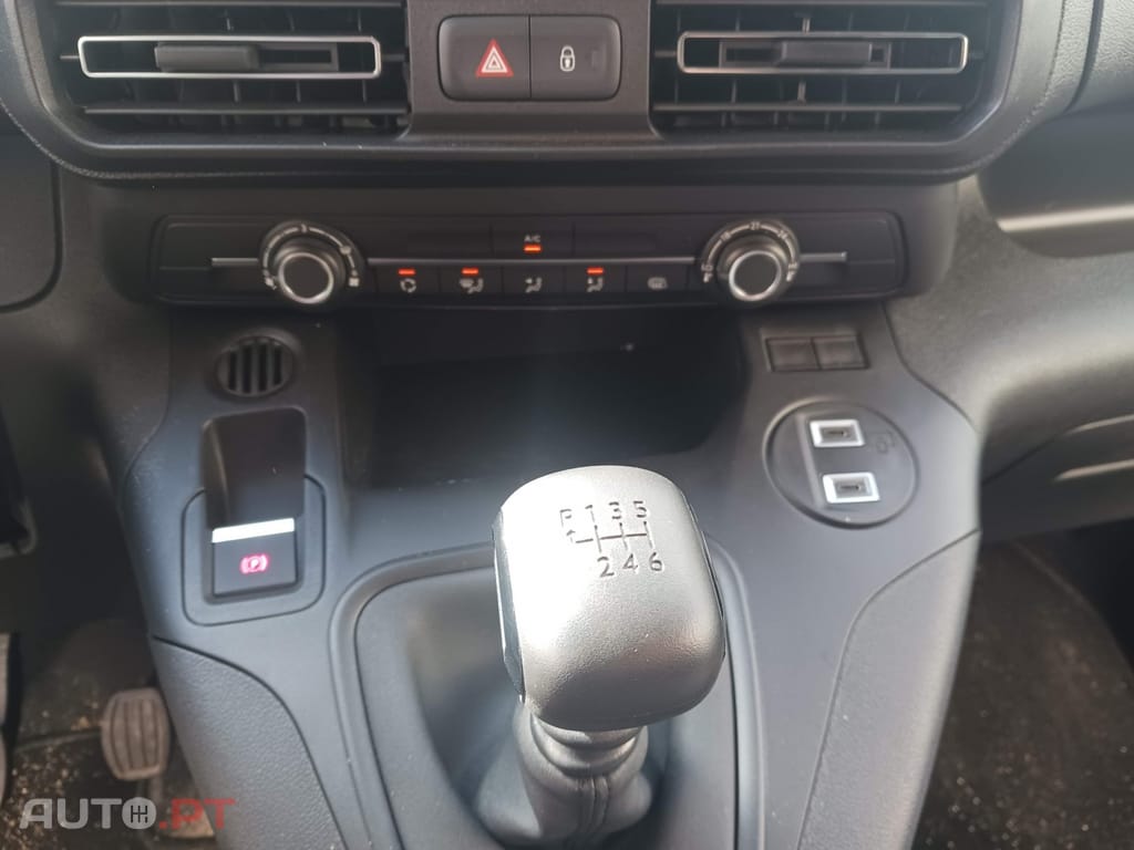 Peugeot Partner 1.5 BlueHDi Pemium Longa