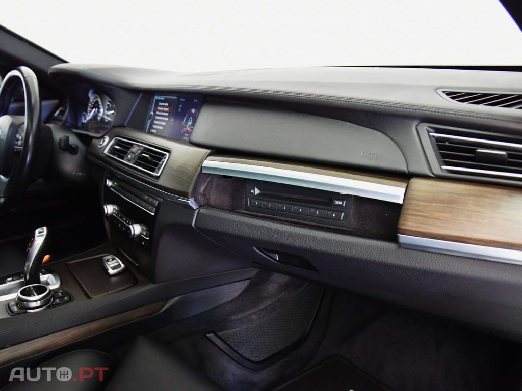 BMW ActiveHybrid 7 V8 HYBRID
