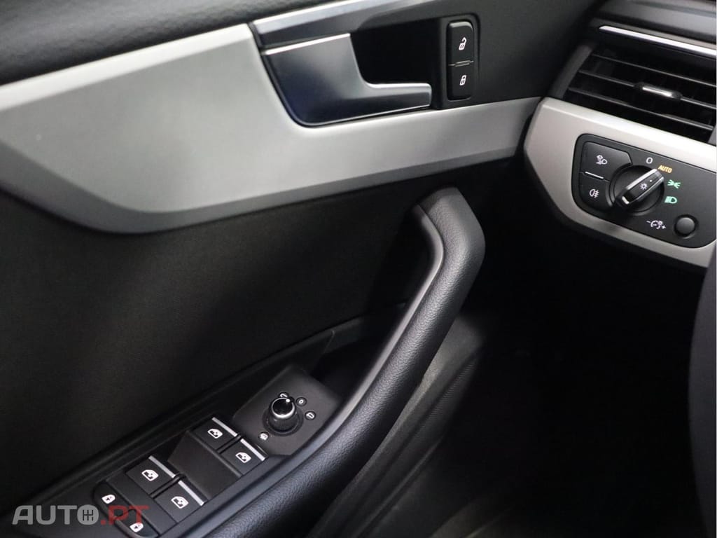 Audi A4 30 TDI S tronic Avant