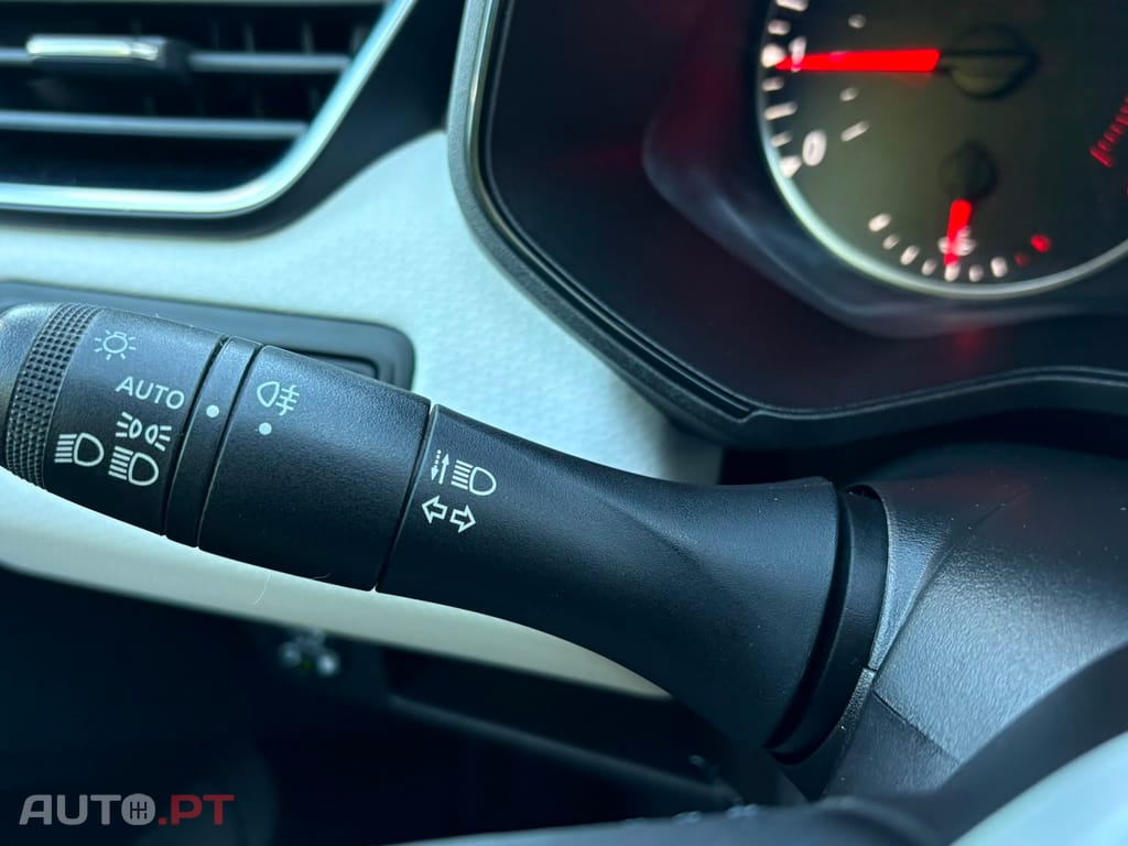 Renault Clio 𝙑 𝟭.𝟬 𝙏𝘾𝙚 𝙀𝙫𝙤𝙡𝙪𝙩𝙞𝙤𝙣 𝘽𝙞-𝙁𝙪𝙚𝙡