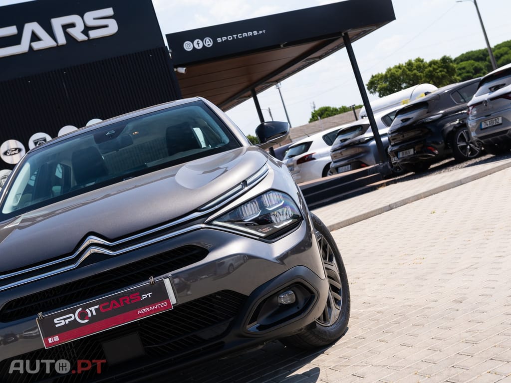 Citroen C4 X 1.2 PureTech Shine EAT8
