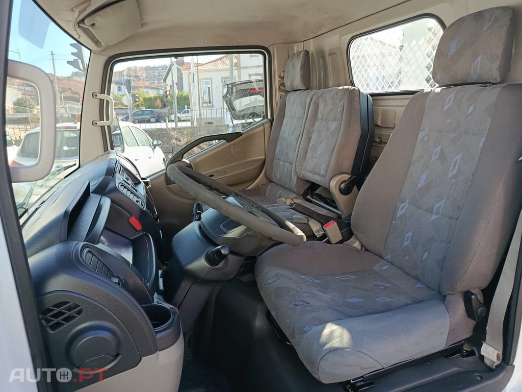 Nissan Cabstar 2.5 DCI 130cv Basculante