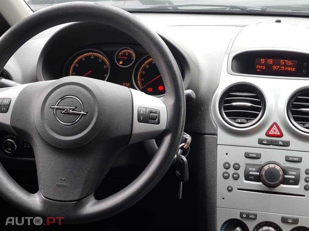 Opel Corsa 1.2 Enjoy