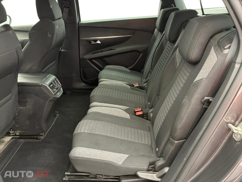 Peugeot 5008 1.2 PureTech Active Pack EAT8