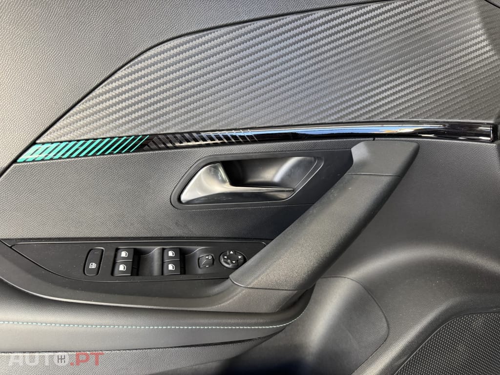 Peugeot 2008 1.2 PureTech Allure Pack EAT8