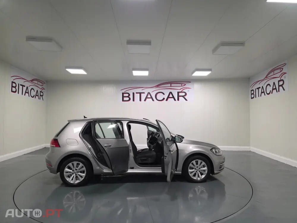 Volkswagen Golf 1.6 TDI CONFORTLINE