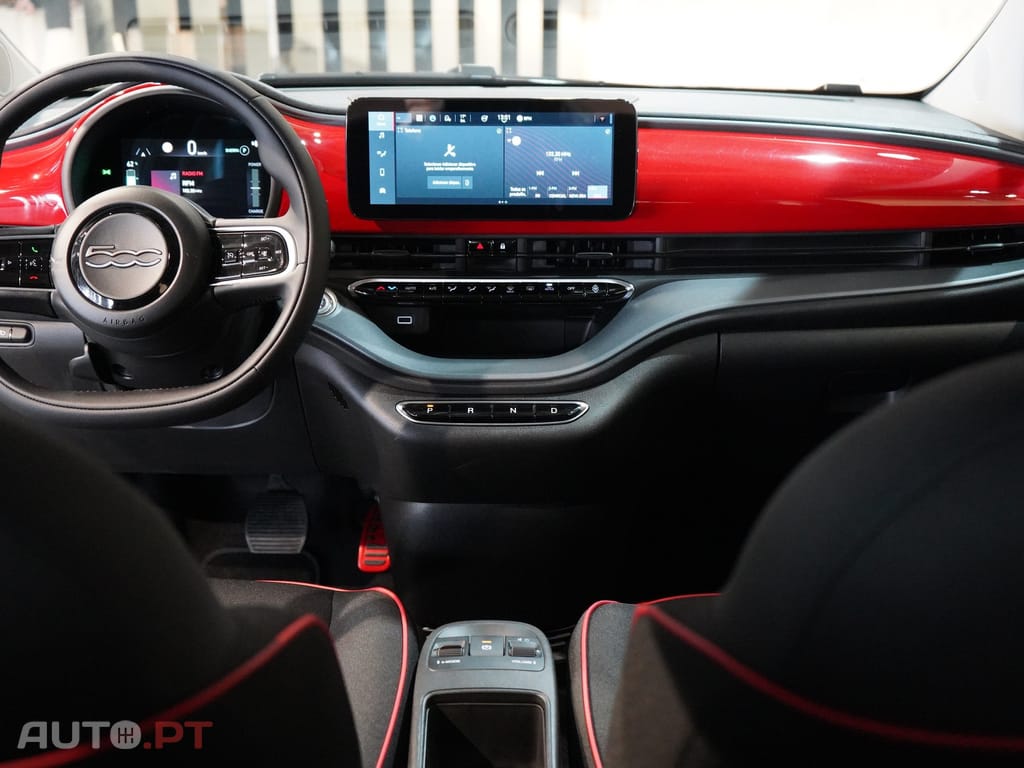 Fiat 500e Berlina Série 4 42 kWh (Red)