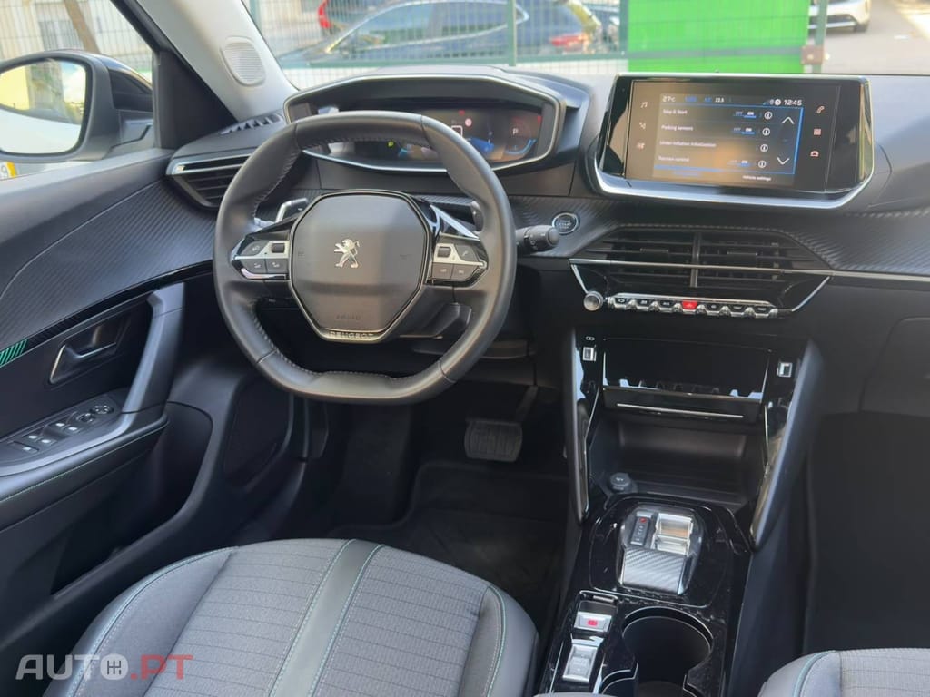 Peugeot 2008 1.2 PureTech Allure Pack EAT8