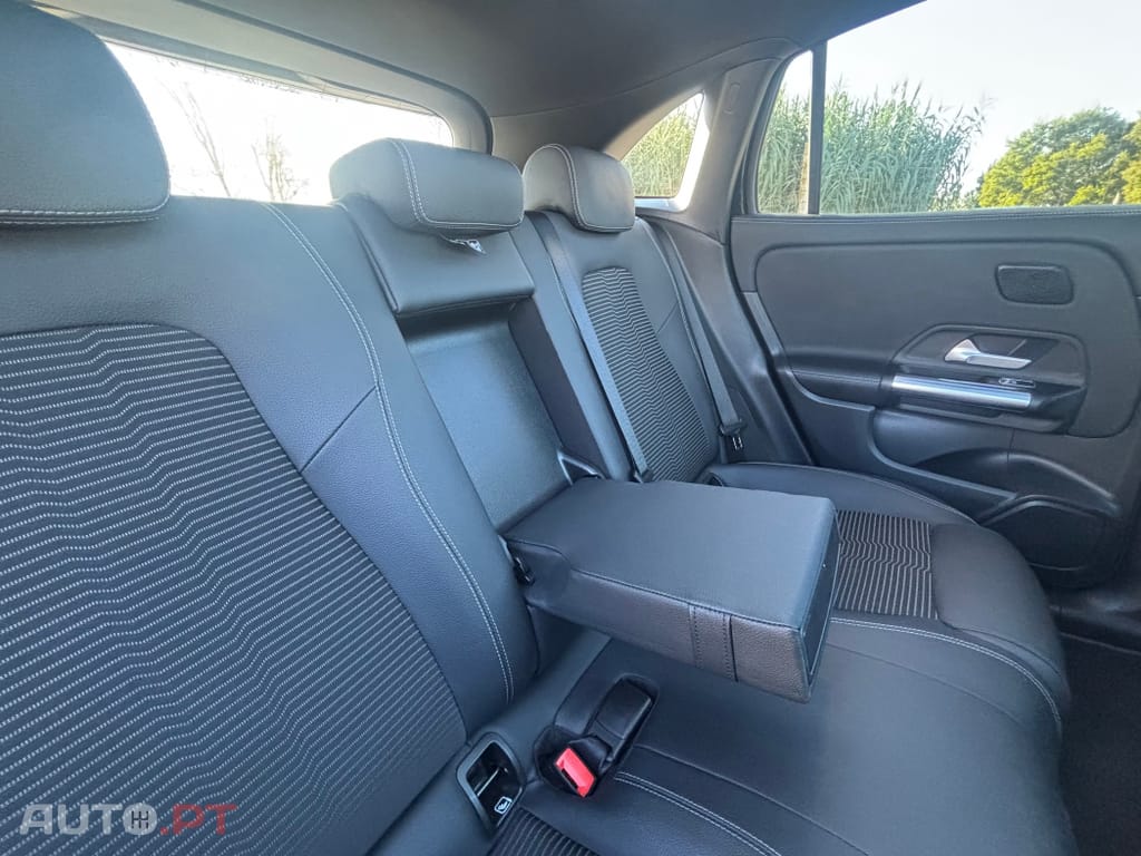 Mercedes-Benz EQA 250 Electric Art