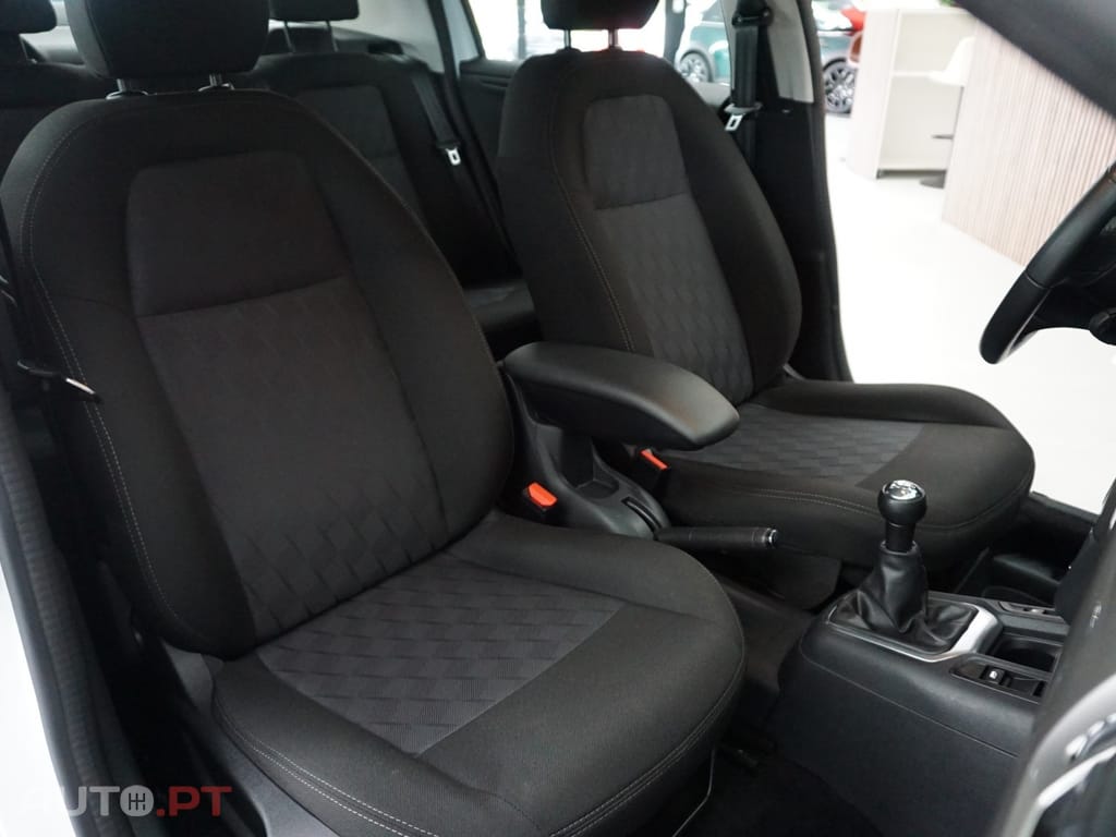 Citroen C-Elysée 1.2 PureTech Shine