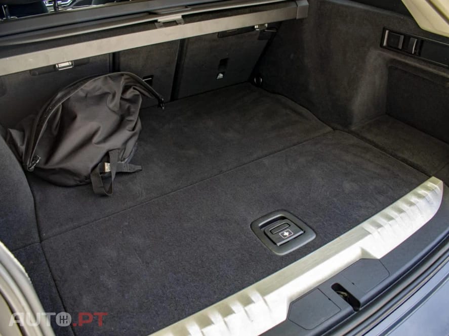 BMW 320 e Touring Auto