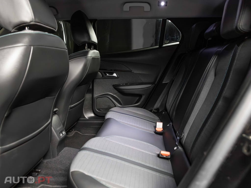 Peugeot 2008 1.2 PureTech Allure Pack EAT8