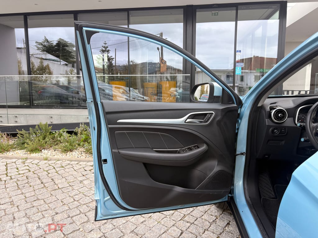 MG ZS EV 44.5 kWh Luxury