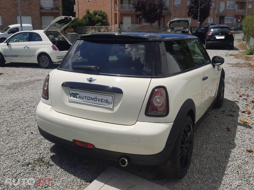 MINI Cooper Cooper D