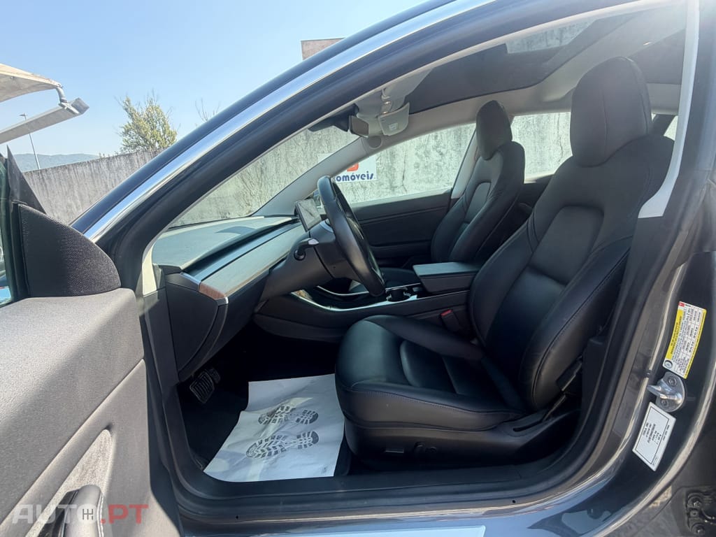 Tesla Model 3 Outro