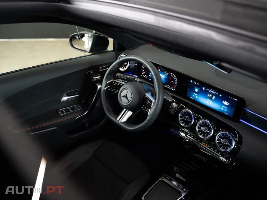 Mercedes-Benz A 250 e AMG Line