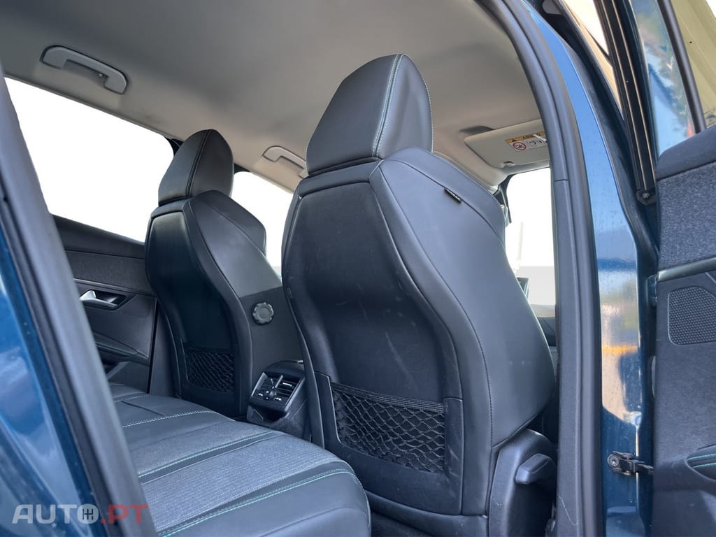 Peugeot 3008 1.6 Hybrid Allure e-EAT8