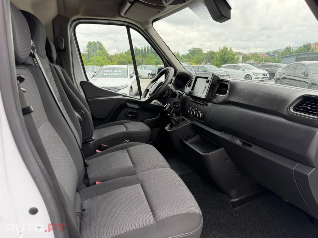 Renault Master 2.3dCI L2H2 3LUG Full Extras