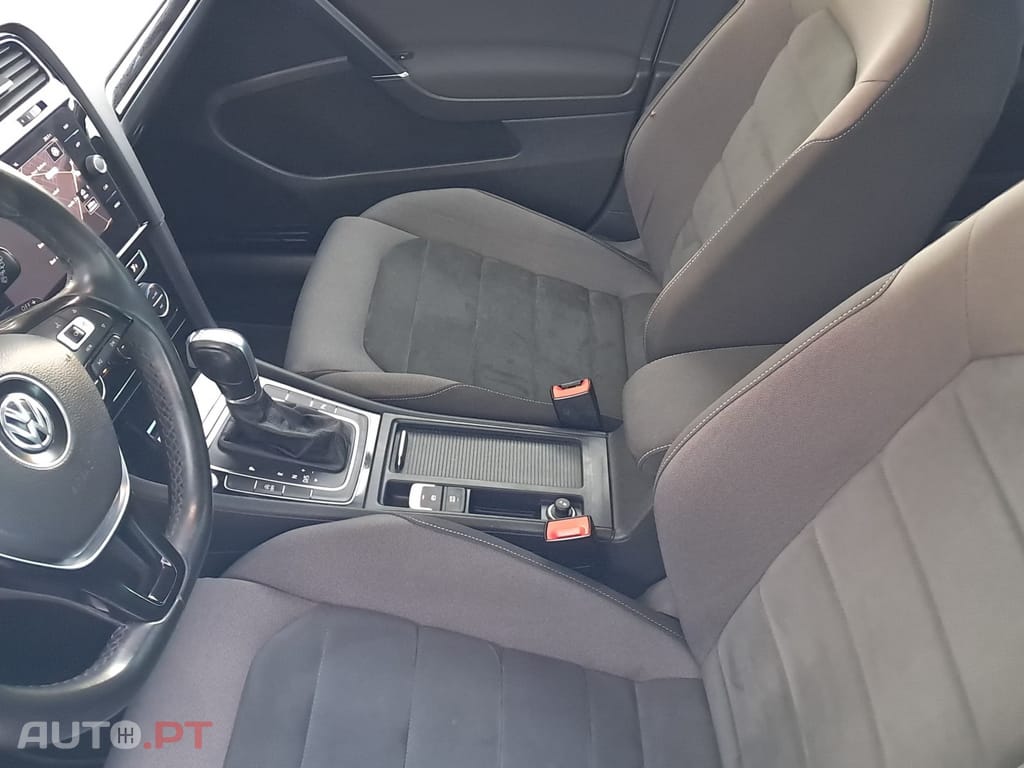 Volkswagen Golf 1.5 eTSI R-Line DSG