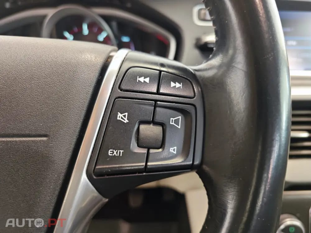 Volvo V40 Cross Country 1.6 D2 Momentum