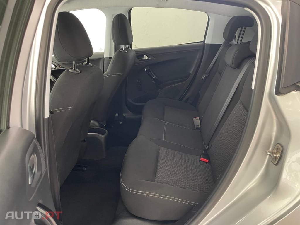 Peugeot 208 1.6 BlueHDi Style