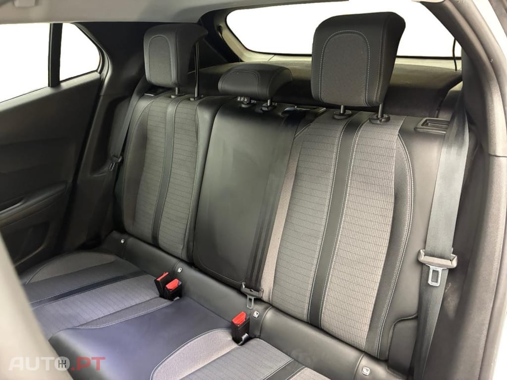 Peugeot 2008 1.5 BlueHDi Allure Pack