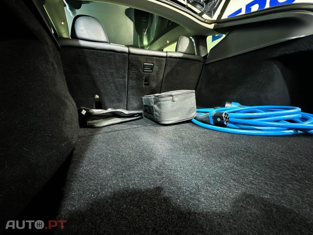 Tesla Model Y Long Range Dual Motor AWD